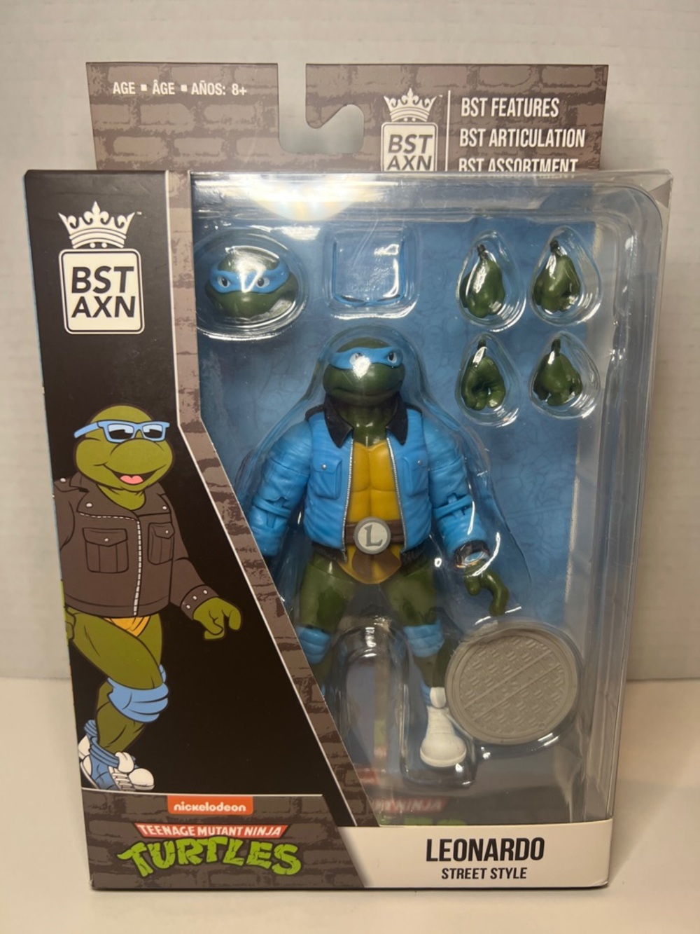 TMNT BST AXN Leonardo Street Style Blue Windbreaker Chase Figure